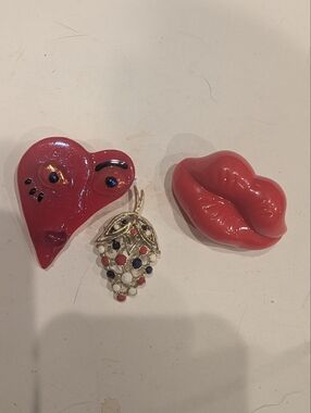 Source Unknown Red Heart and Lips Brooches with Gold-Tone Multi-Stone Pendant